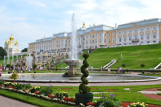 Peterhof Sarayı ve Bahçesi 